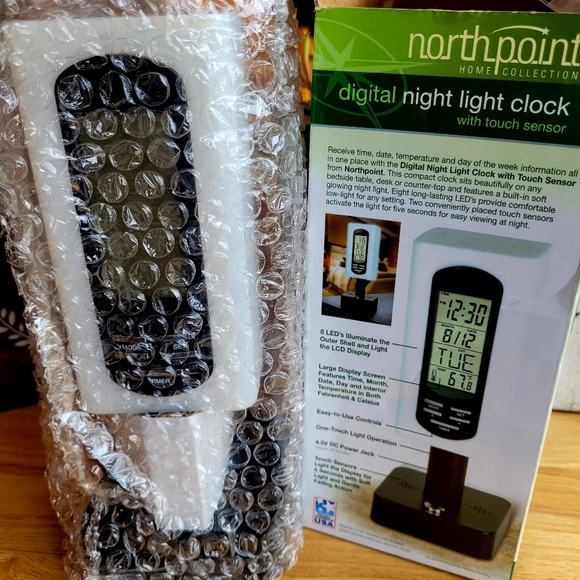 North Point Night Light Clock ⏰️ - Picture 6 of 9